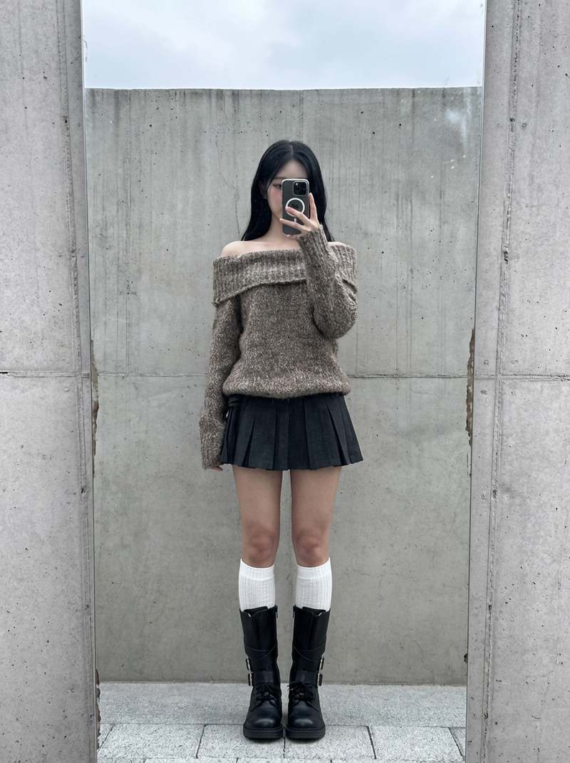 Wool pleated skirt