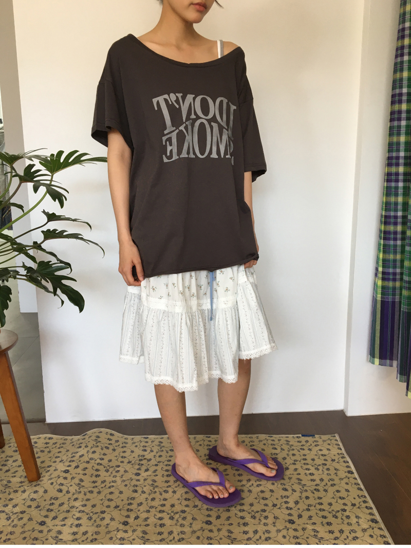 Monog off-shoulder T-shirt (2color)