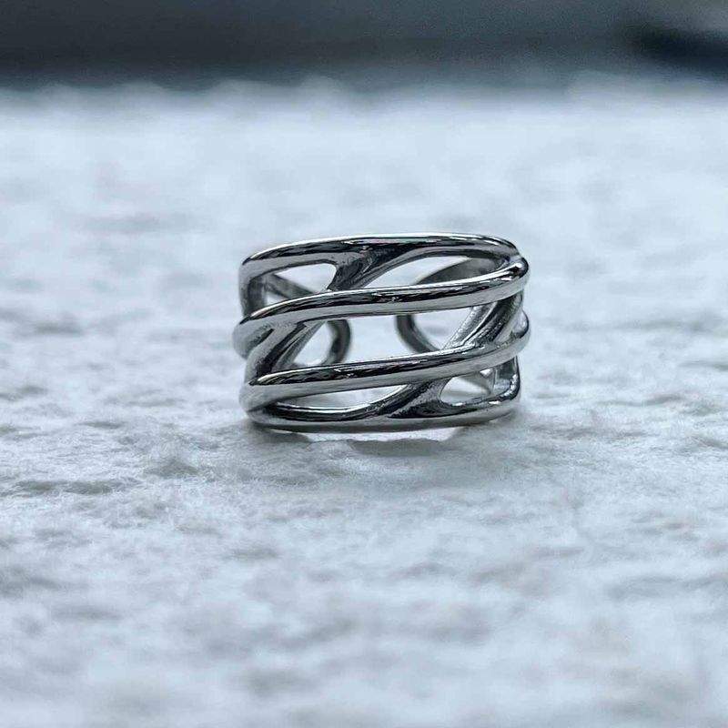 FADE MEET（フェードミート）の「インターレースド フロー リング（アクセサリー）」