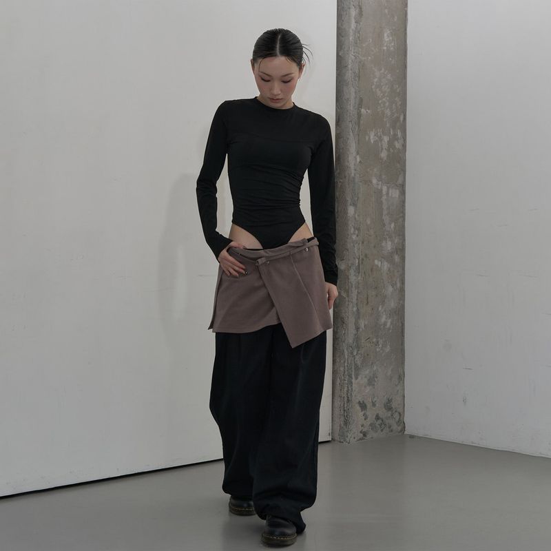 LAYERED SNAP WRAP SKIRT (TAUPE GRAY)