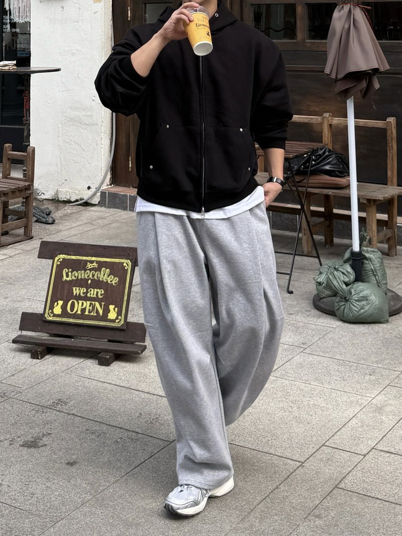 Unbalanced sweatpants