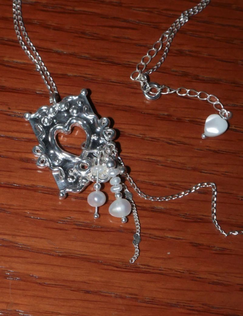 [MADE] melted heart frame necklace 02. pearl tail ver