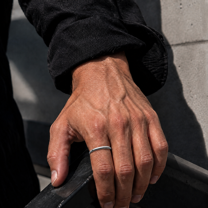 FADE MEET（フェードミート）の「Engraved Arc Open Ring（Accessories）」