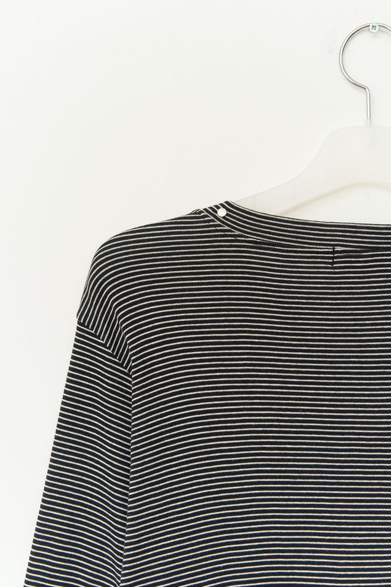 Neck Stud Striped Longsleeve