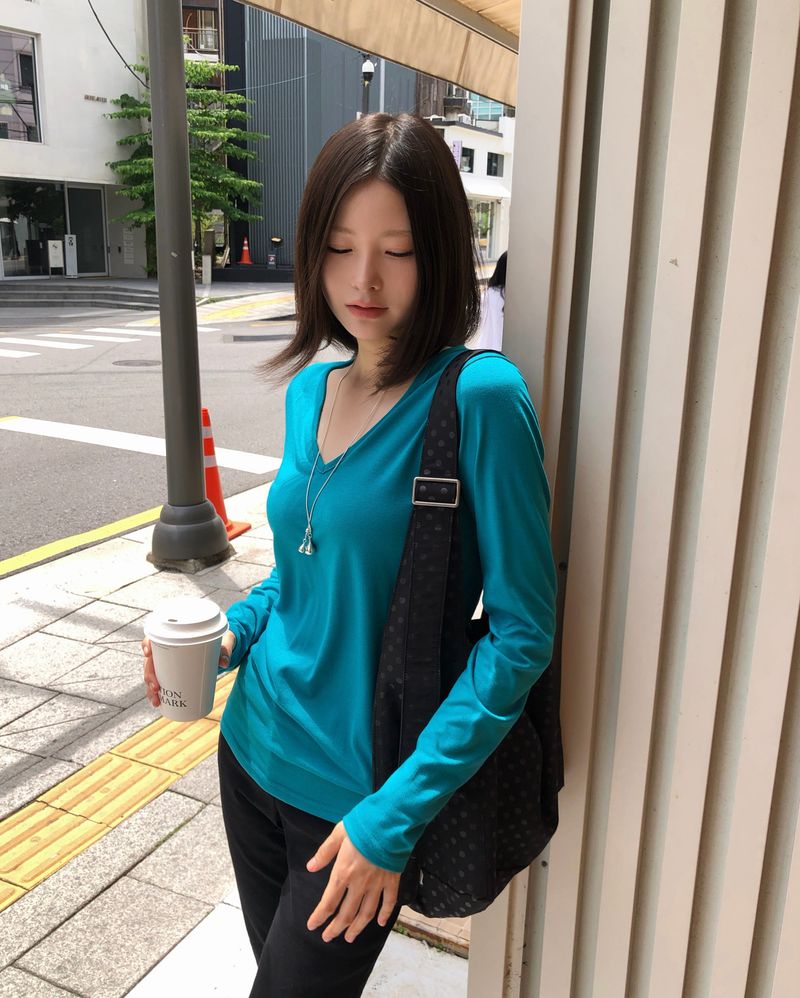 [ORIGINAL] Nimo Deep V-neck long-sleeve T-shirt