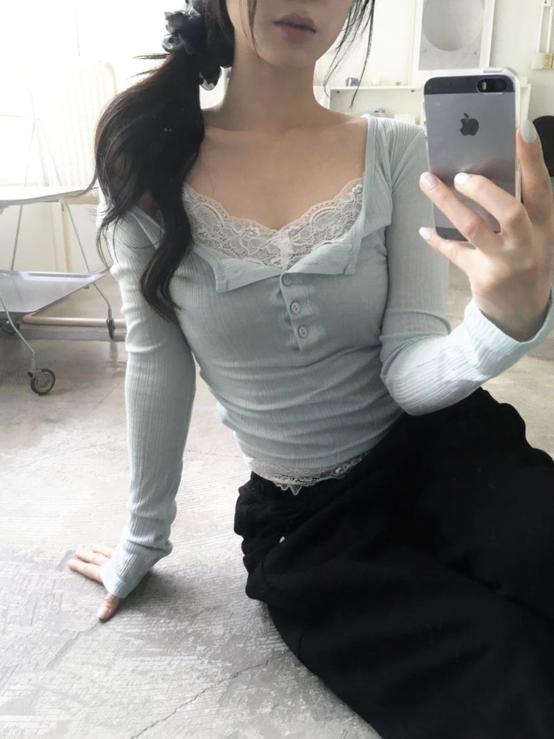 romantic lace sleeveless shirt