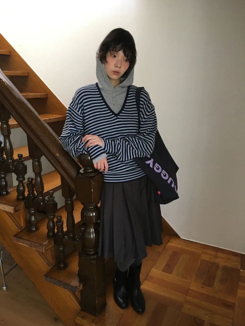 Cebu striped V-neck knit (2color)
