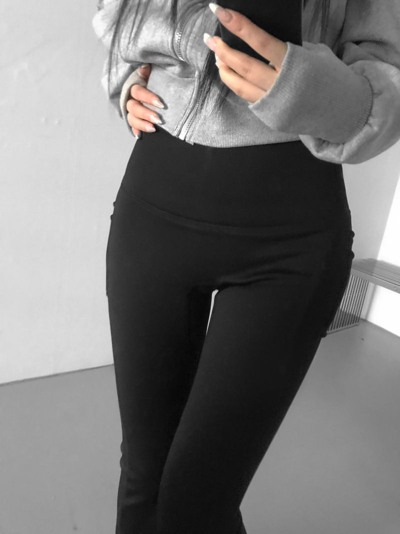 athleisure cargo leggings