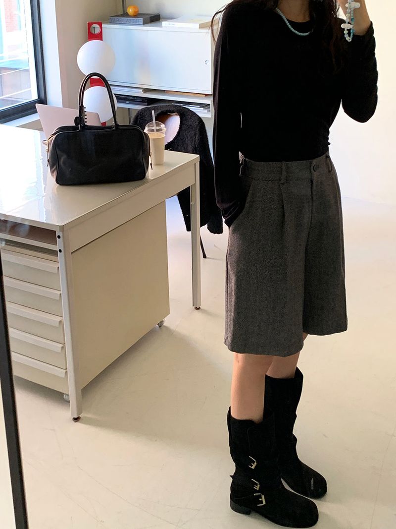 [MADE] Fidic Wool Herringbone Bermuda Pants