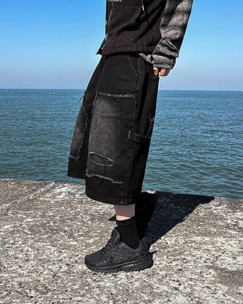 JIIGEUM（ジグム）の「Rick Distressed Bermuda Denim Pants（Pants）」