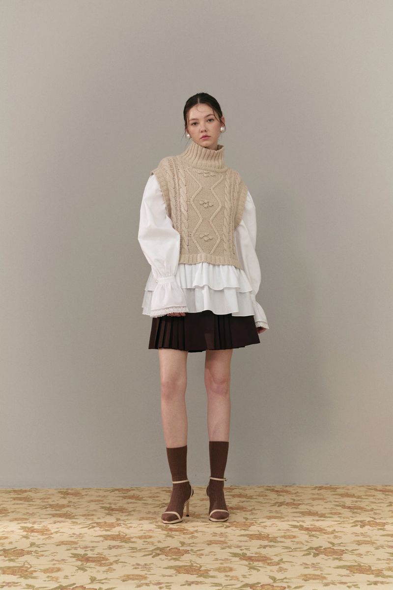 Knit vest blouse