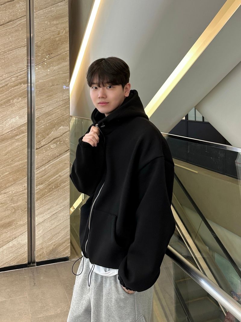 WHAT A LOOK（ワット ア ルック）の「Unisex high neck hood zip-up（Tops）」
