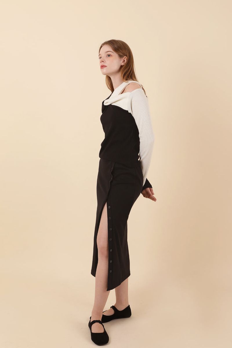 Twist Off Shoulder T-shirt Black