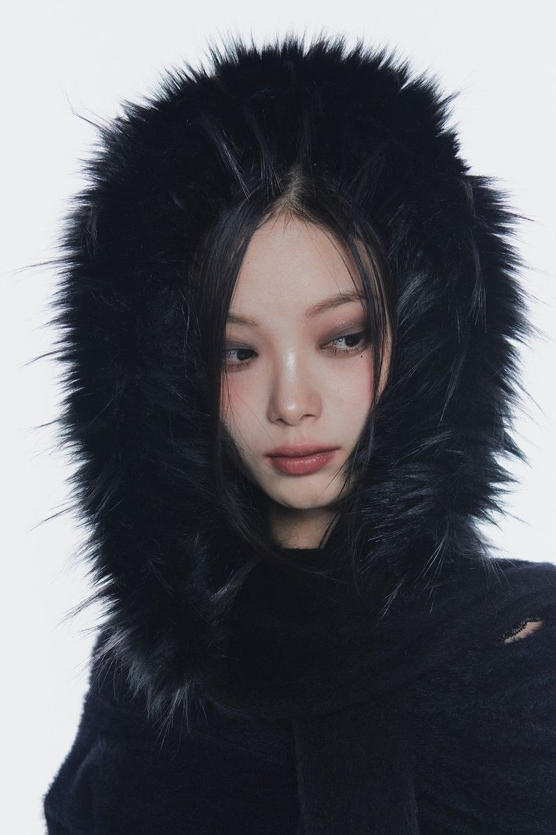 CARRIE HOODED MUFFLER black