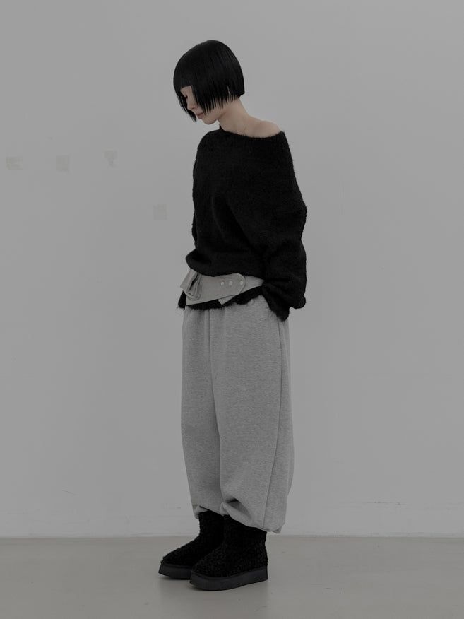 Solid loose-fit one-off knit sweatshirt