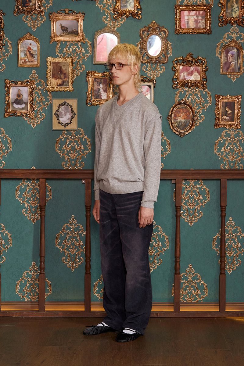 LAYERED V NECK KNIT / GREY