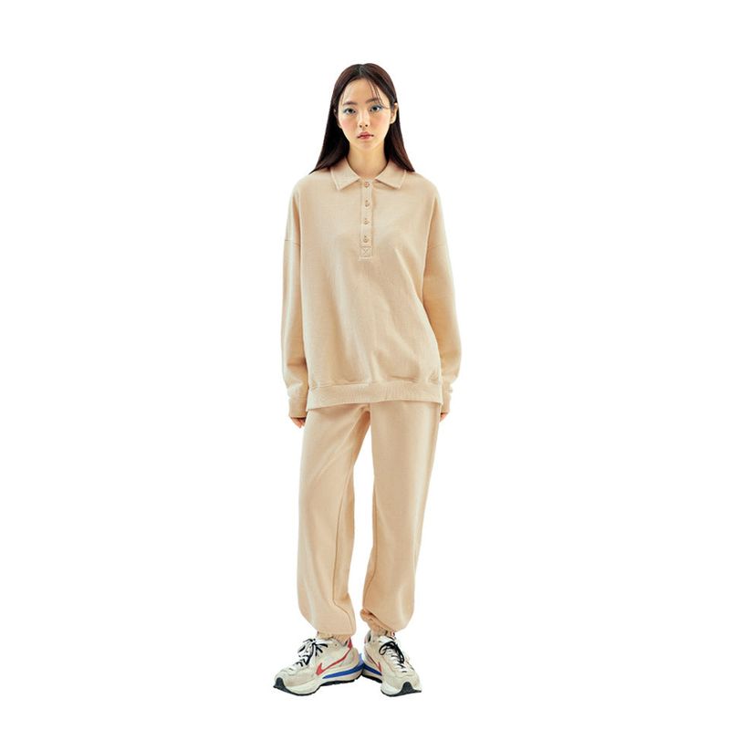 TUOMIO（トゥオミオ）の「オーバーサイズドカラードプルオーバー / Oversized Collared Pullover [Beige]（Tops）」