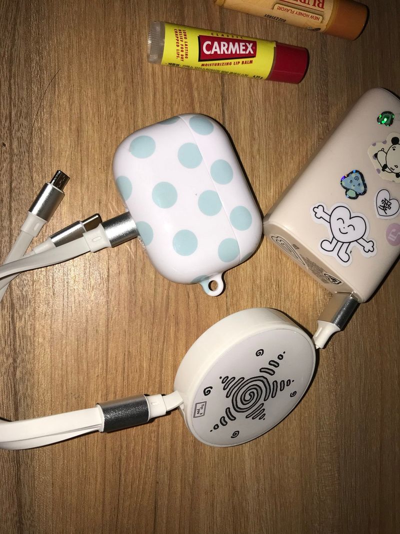 226STUDIO（226スタジオ）の「blue dot pattern airpod case（Smartphone Accessories）」
