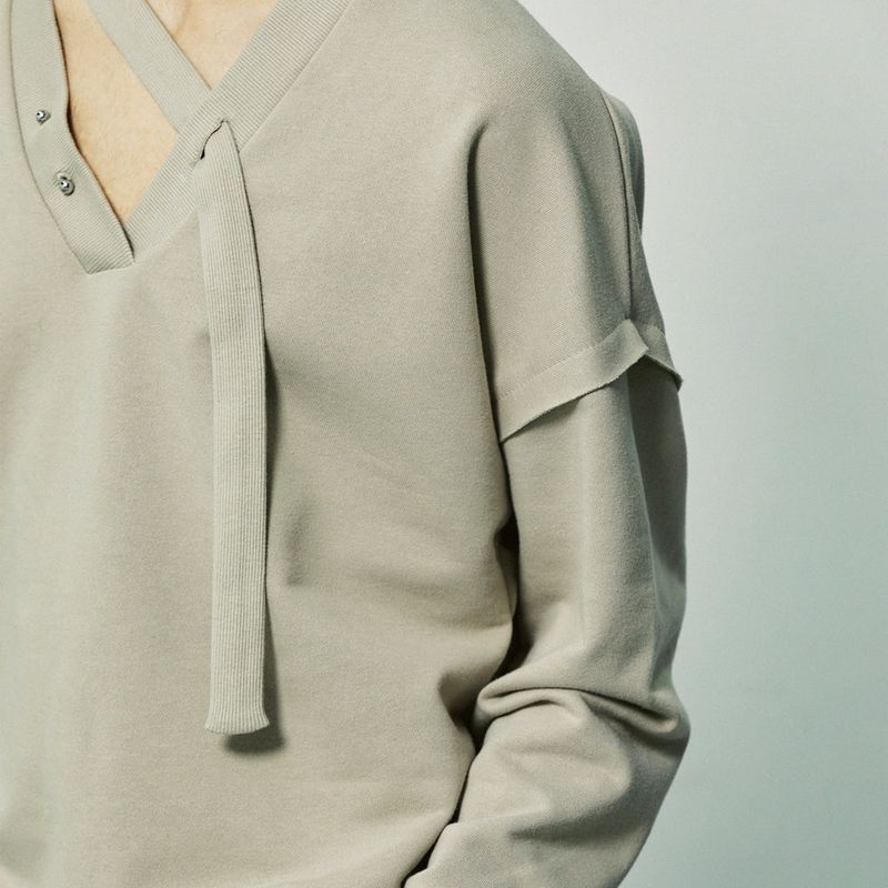 v-neck layerd string pierced mtm mocha