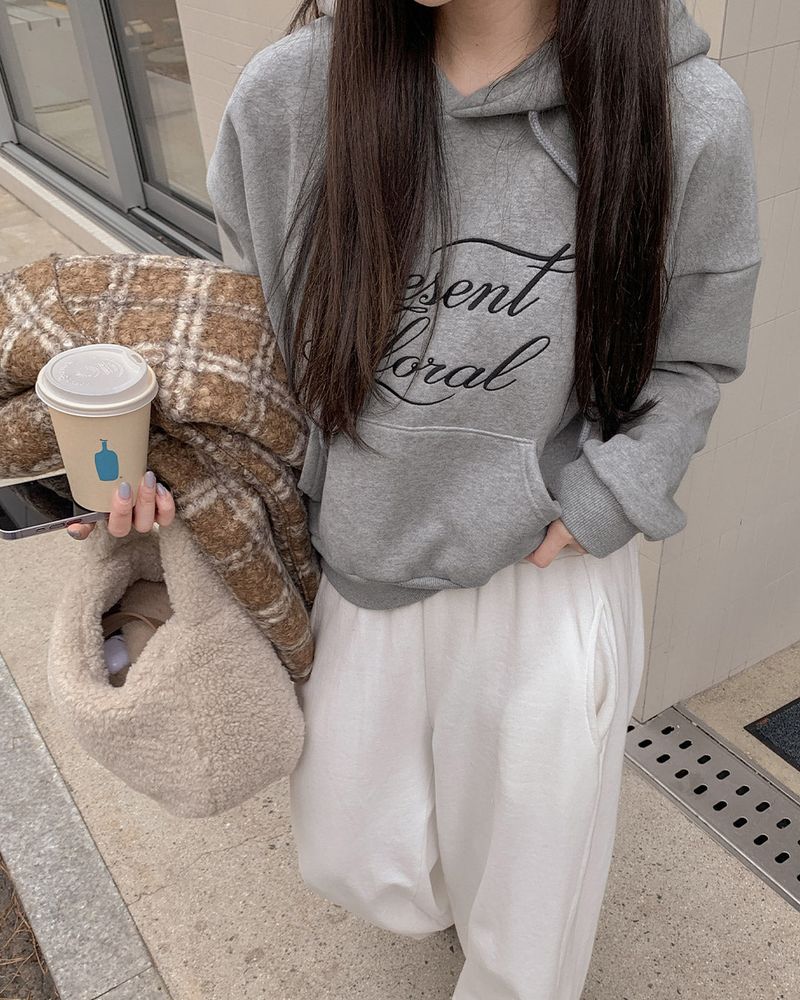 MAYBINS（メイビンス）の「Fleece Crop Hoodie（Tops）」