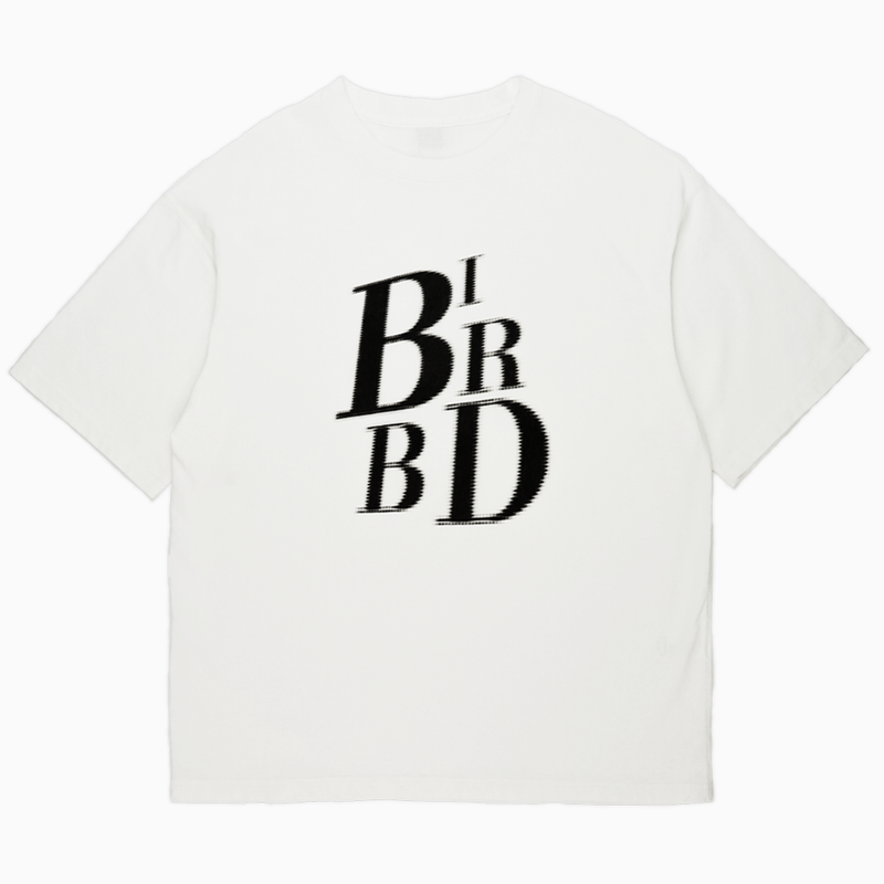 B BIRD（ビーバード）の「ブラーロゴTシャツ WHITE（トップス）」