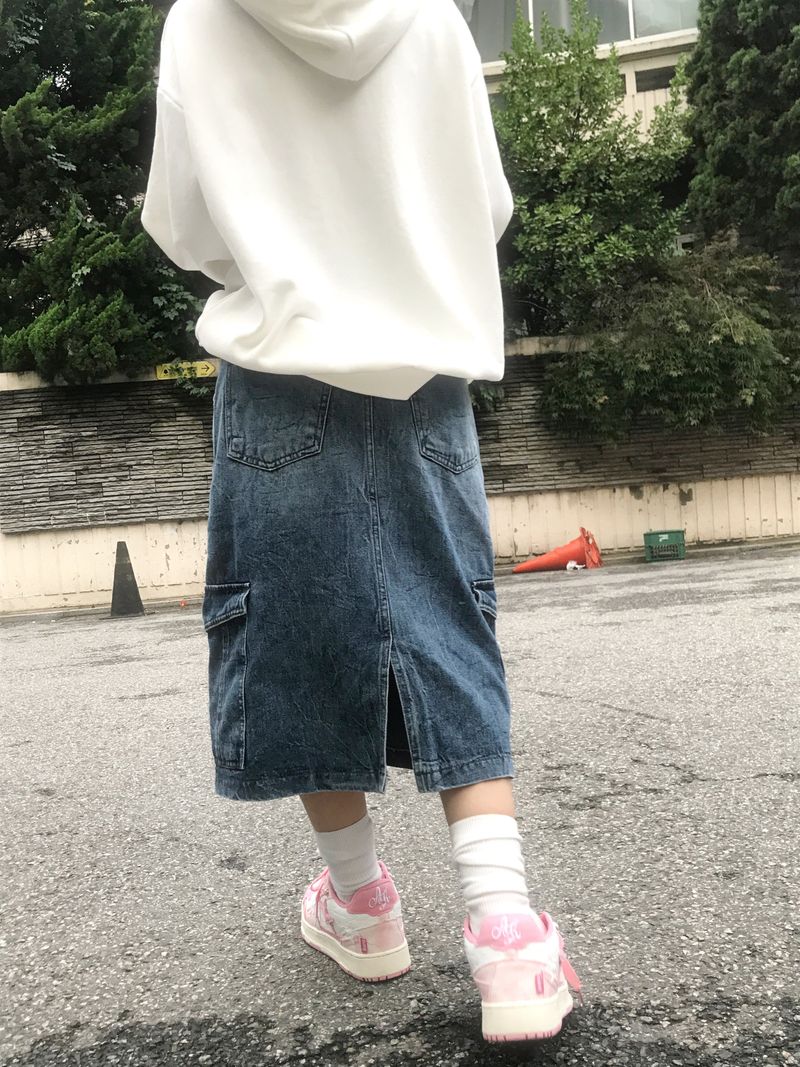 medium blue washing cargo midi skirt