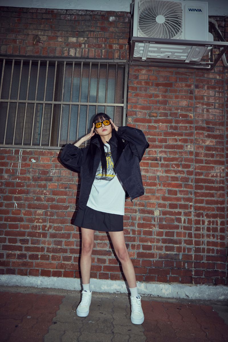 Reflective backpleat windbreaker_black