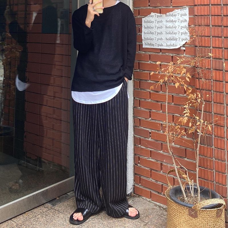 Long layered U neck sleeveless T shirt