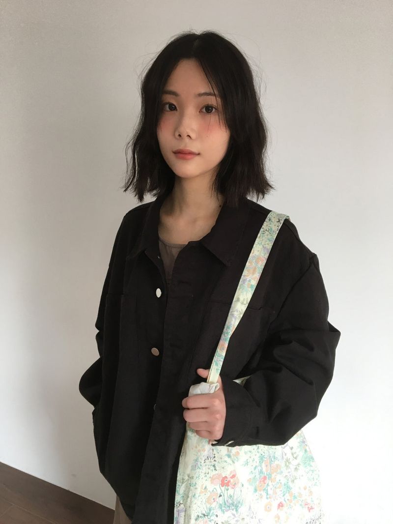 Flor Frill Shoulder Bag  (1color)