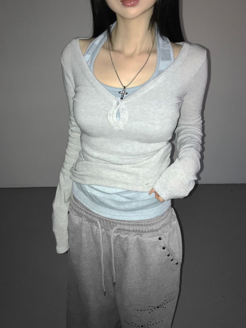 THEAIRTOWN(ザエアータウン)の「monshell v-knit(4 color) (Tops)」