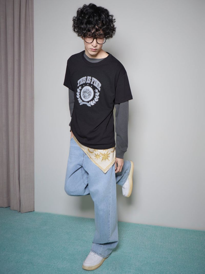 Standard Laurels Tee