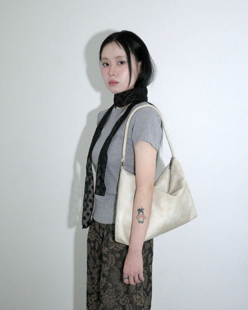 Diamond sheer lace scarf_ black