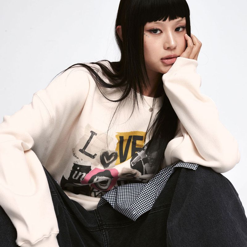 LOVE letter Sweatshirt [2 Color]