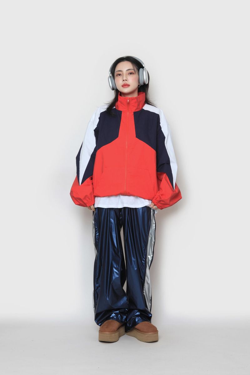 triple-colored zip-up