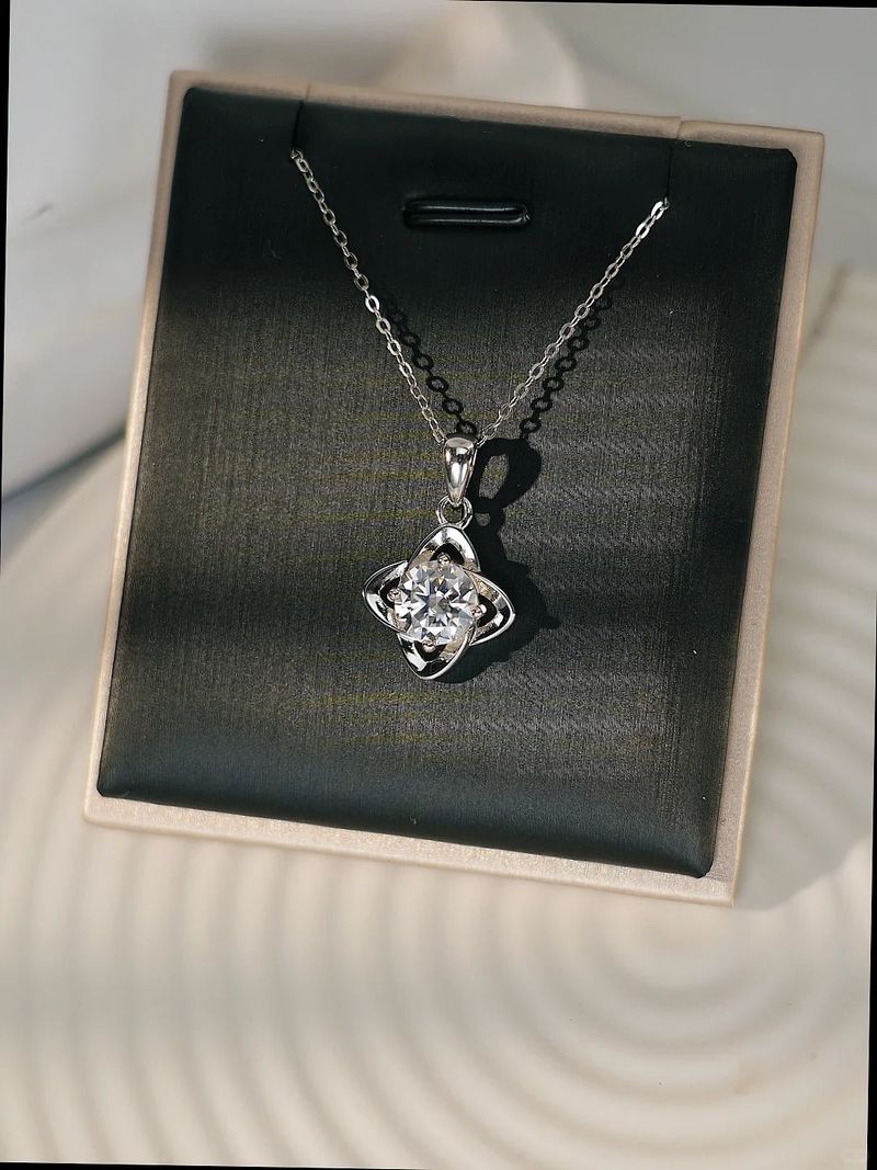 Special four-leaf clover necklace