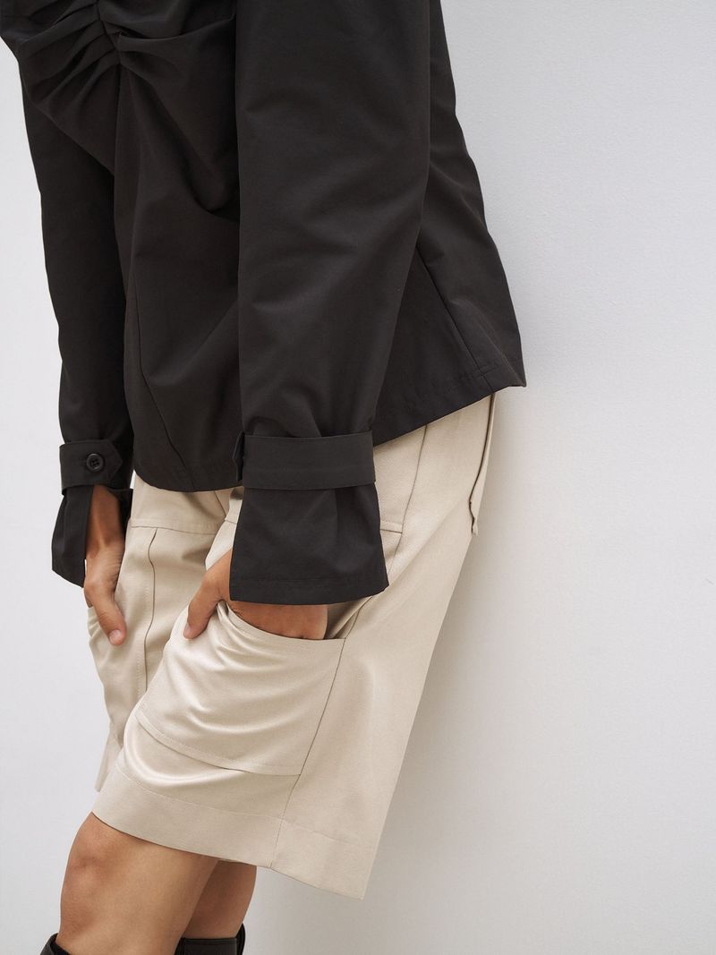 PINTUCK POINT BLOUSE [ CHARCOAL ]