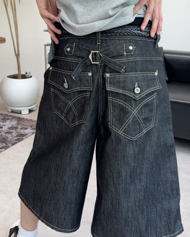 Desert Backbuckle Bermuda Pants