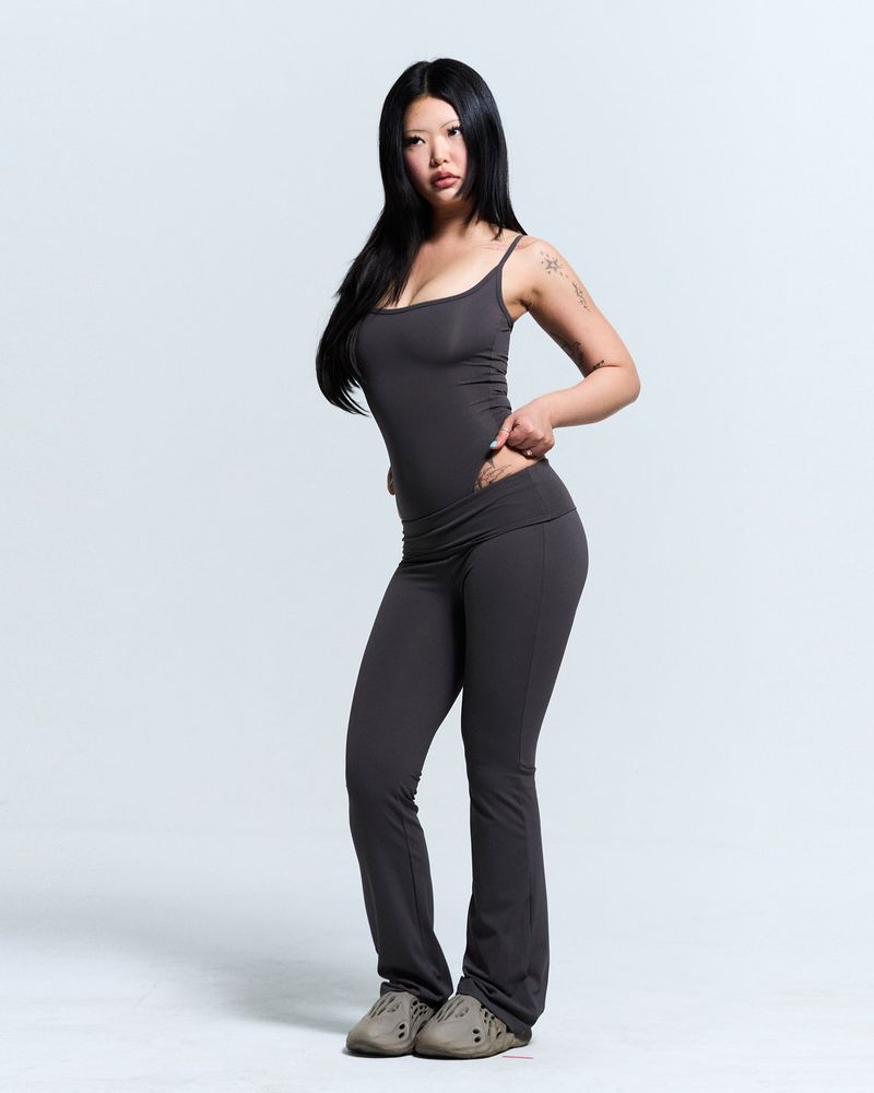 [CHARCOAL] SKINA BODY PANTS
