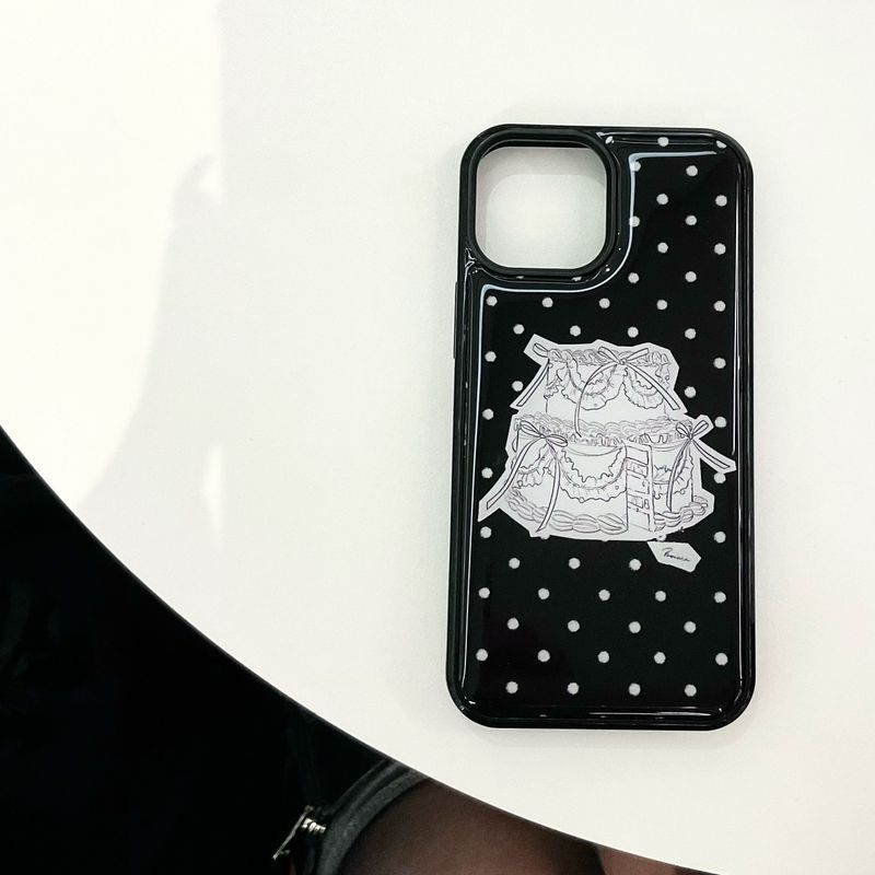 Fake cake case (Dot v.white cake)