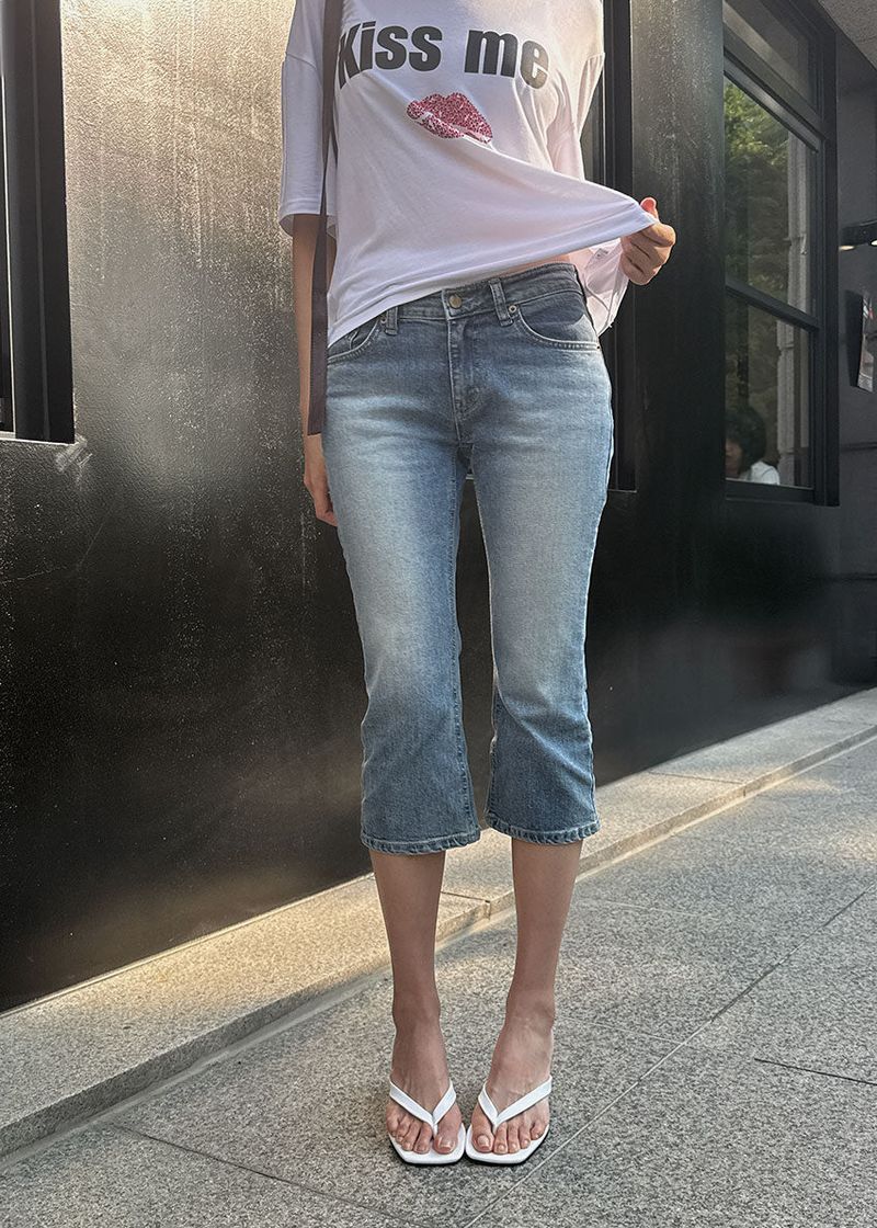 DENIM CAPRI PANTS
