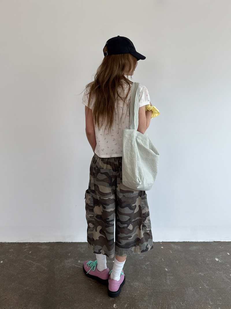 flowery shirring crop T