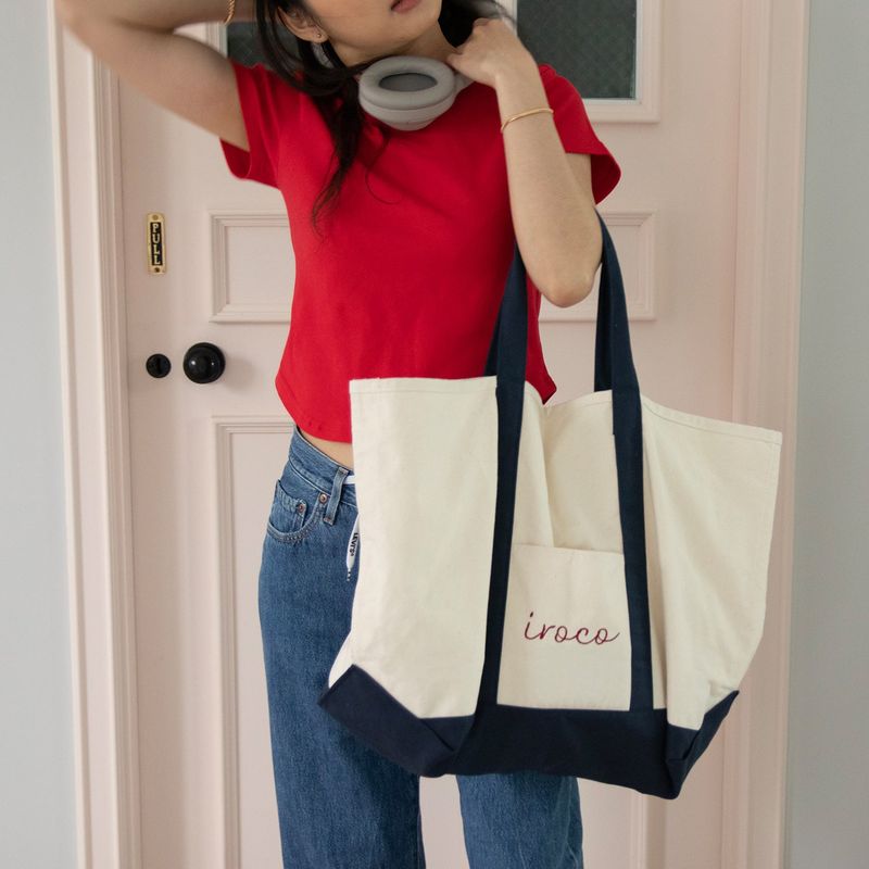 Iroco（イロコ）の「logo big bag_navy（Bags）」