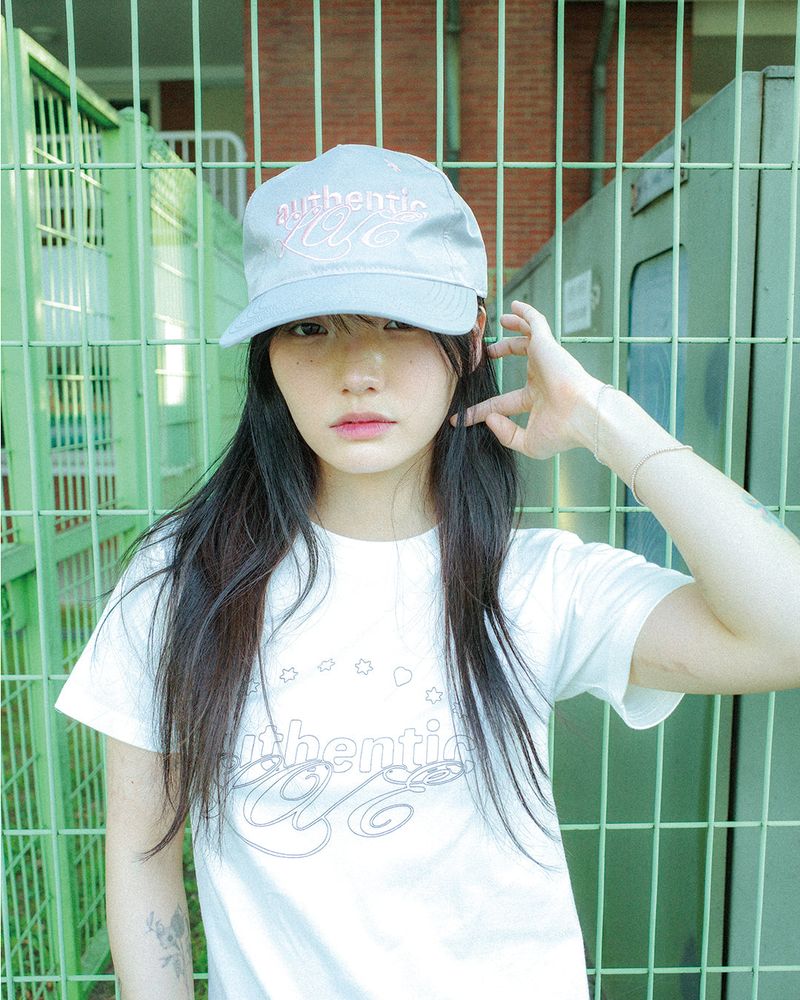 neversaynever®︎（ネバーセイネバー）の「オーセンティックラブナイロンキャップ ライトグレー（帽子）」