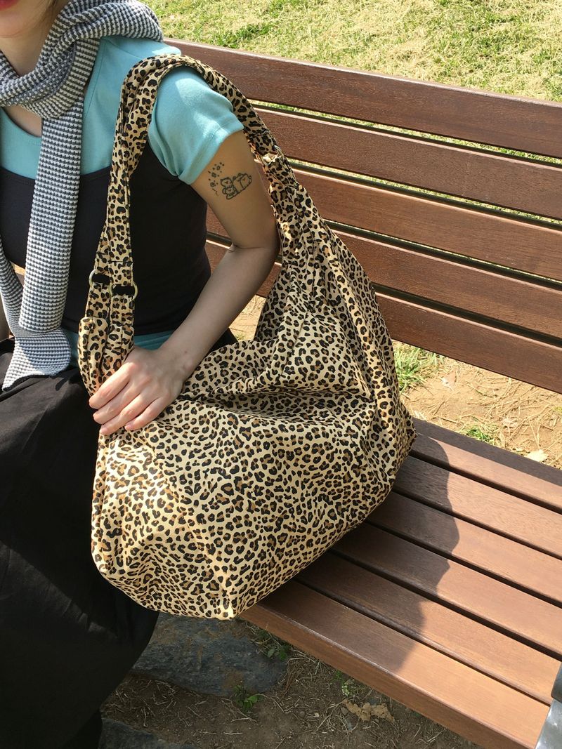 Leopard Multi-Zipper Big Shoulder Bag (1c)