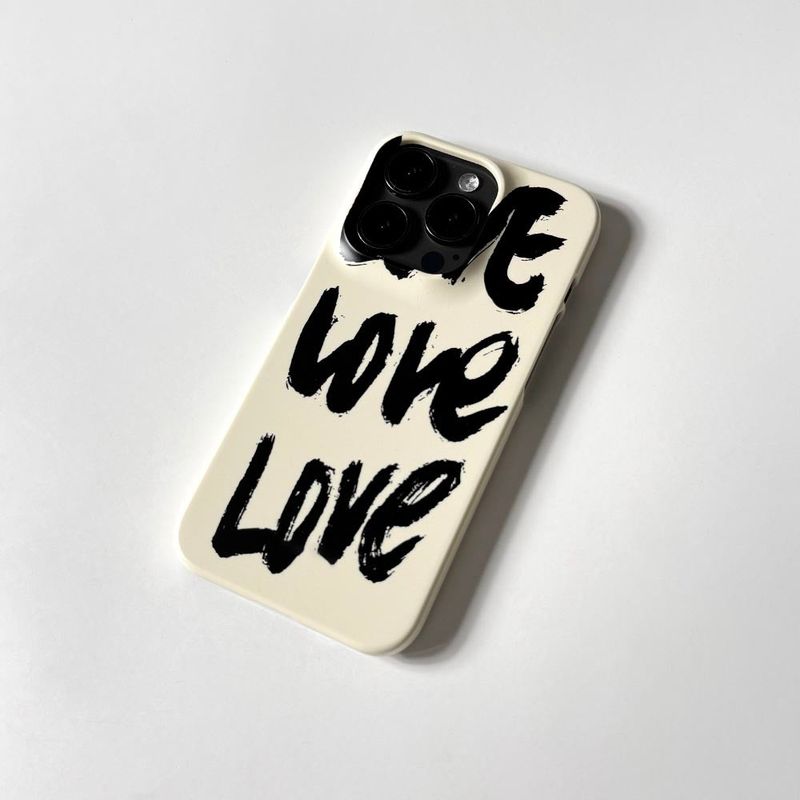 a3b3（エースリービースリー）の「Love Love Love Ivory（Smartphone Accessories）」