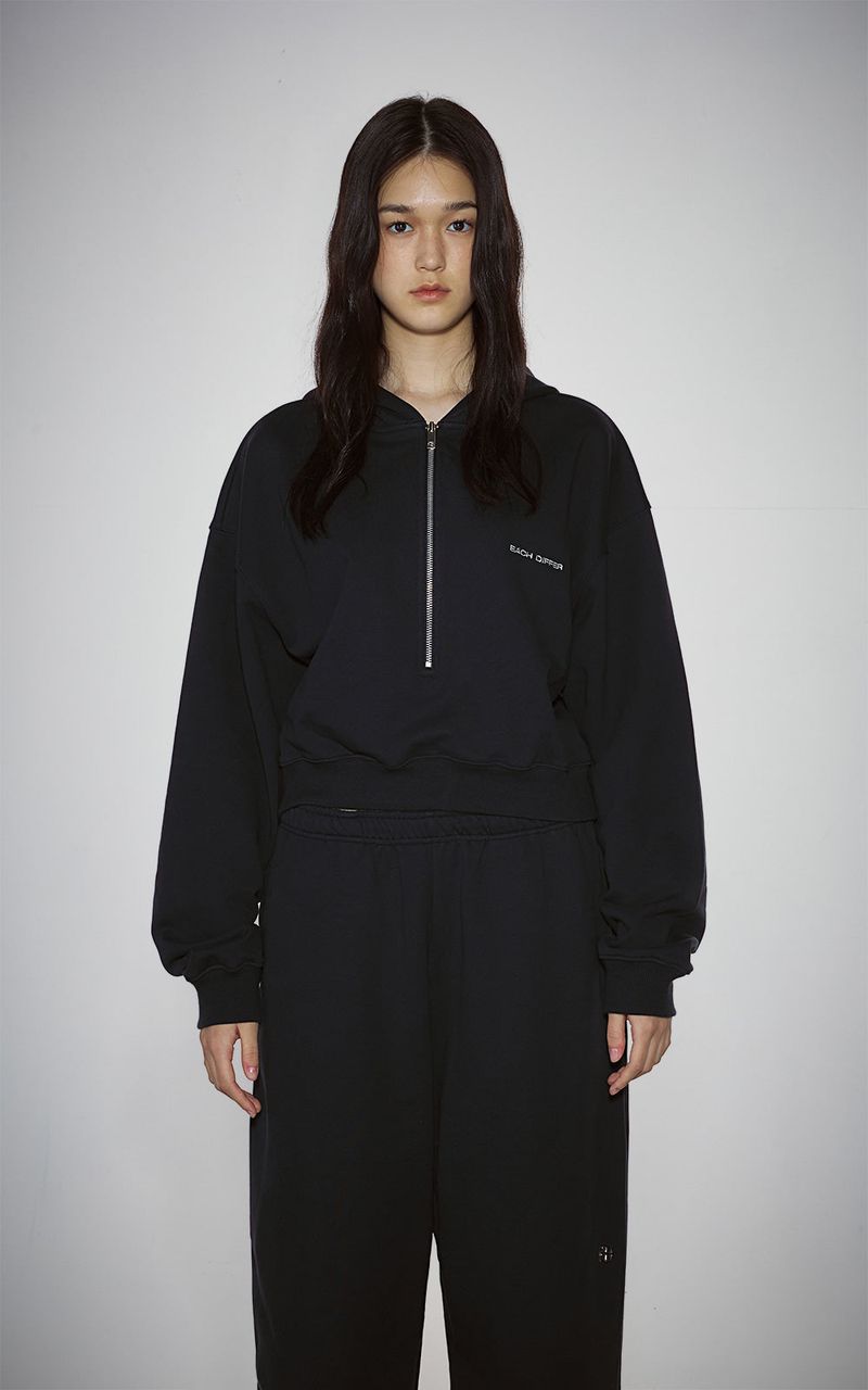 HAIF-ZIP HOODIE (CROP)_NAVY