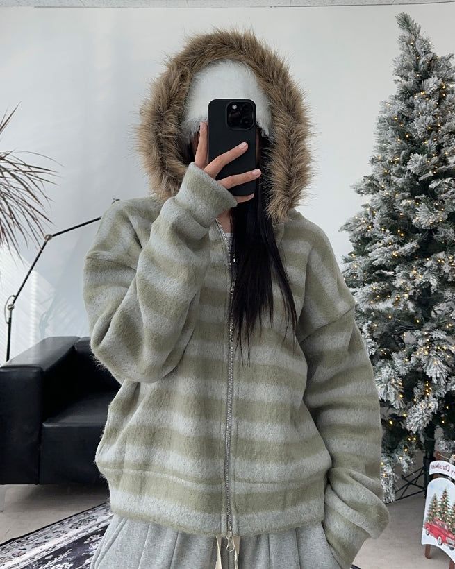 Ready Fur Crop Knit Hood Zip-Up