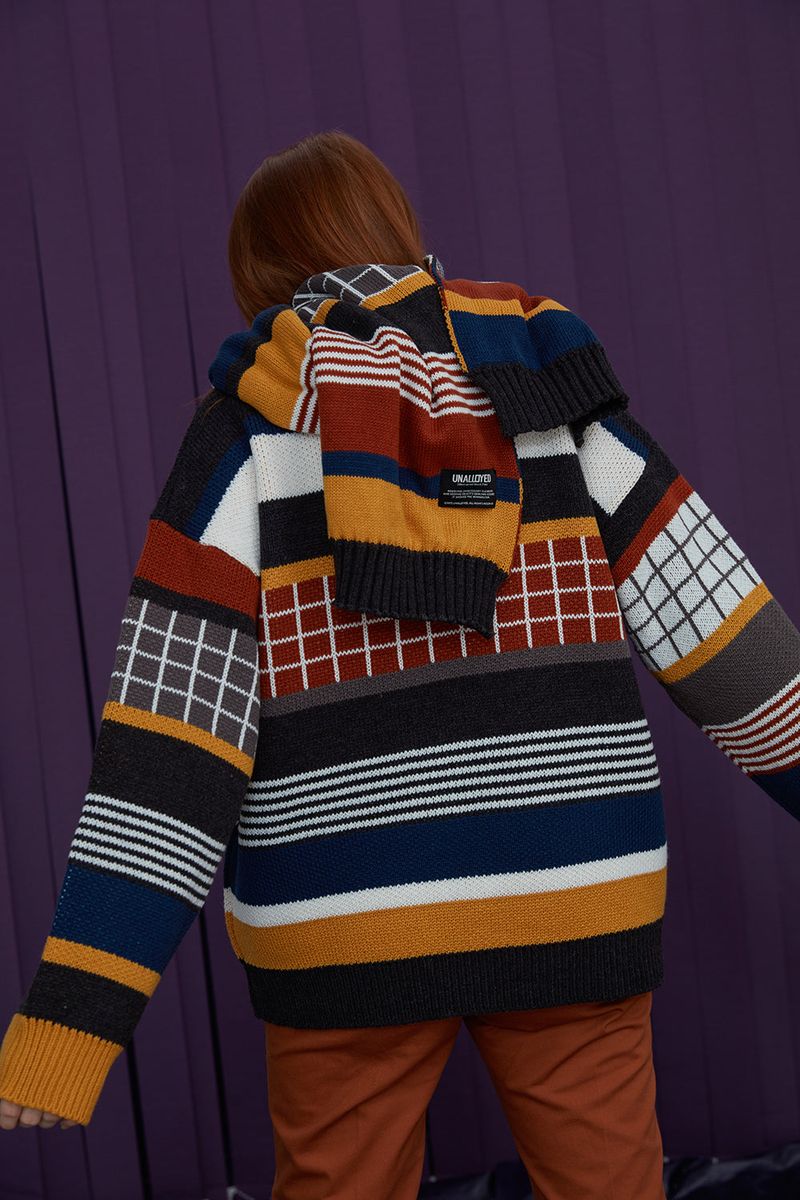 MULTI STRIPE KNIT