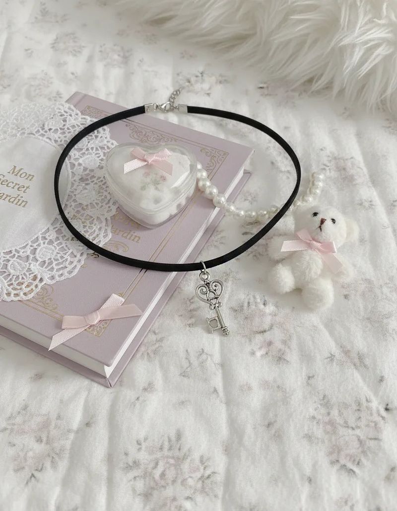 [IVE Wonyoung Necklace] Silver Heart Key Choker Necklace