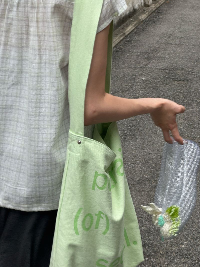 Portrait Wide Strap Shoulder Bag - Apple Mint